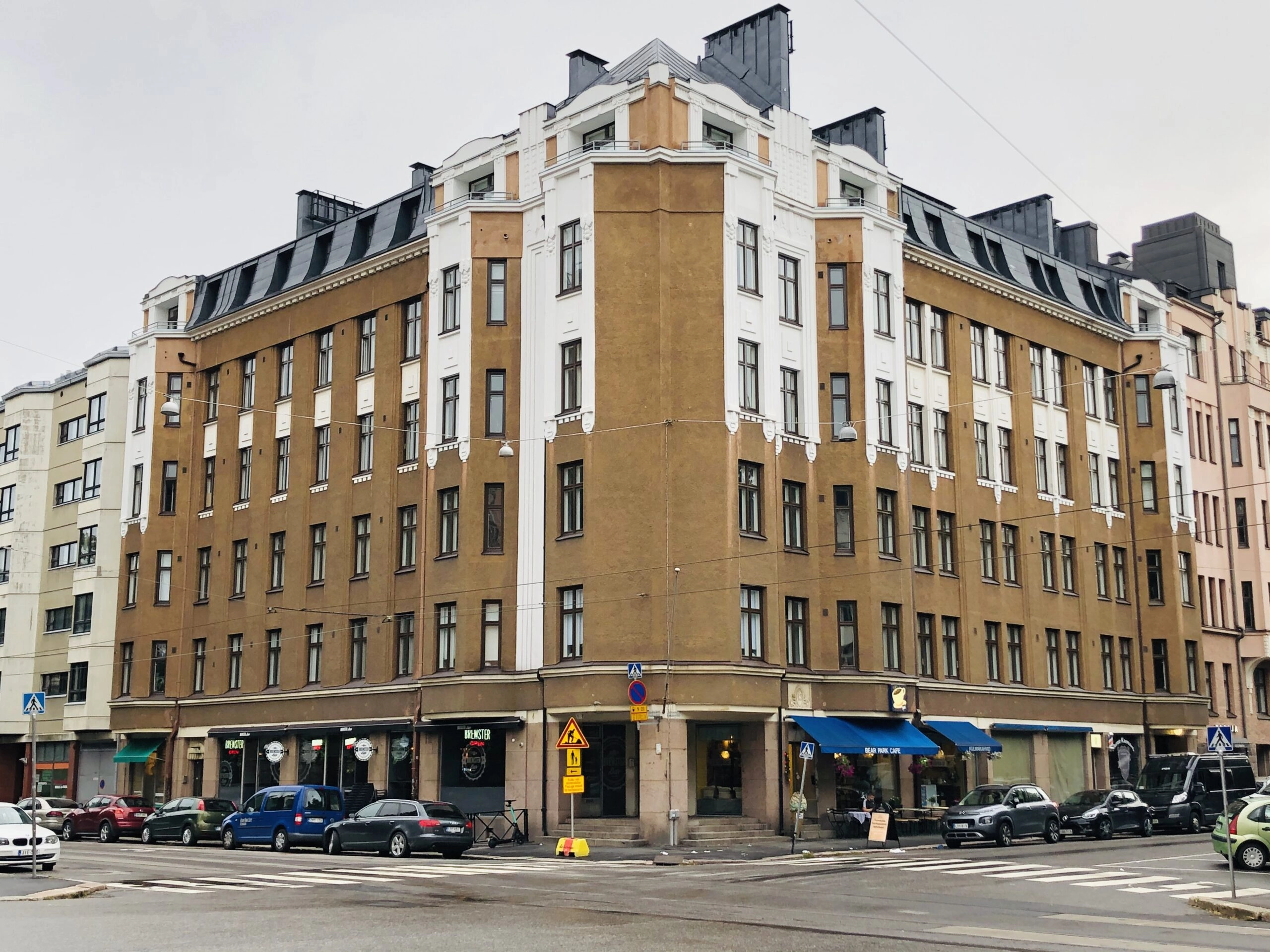 Kaarlenkatu, Helsingi 180 - akna taastamine